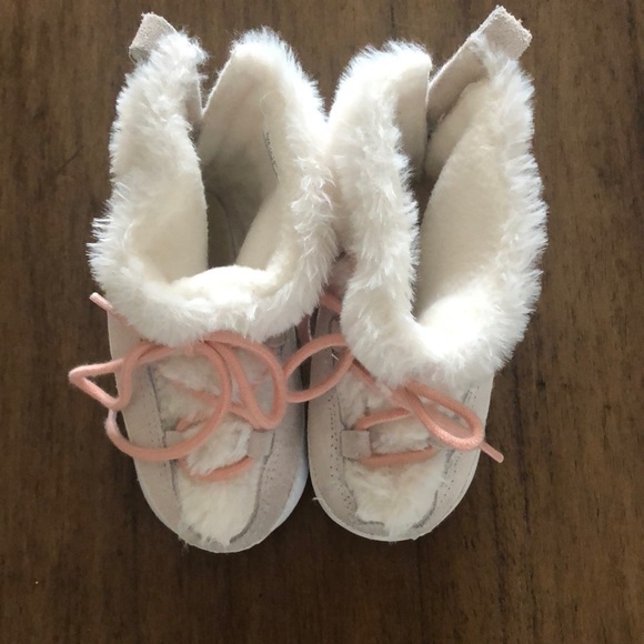 baby sherpa booties